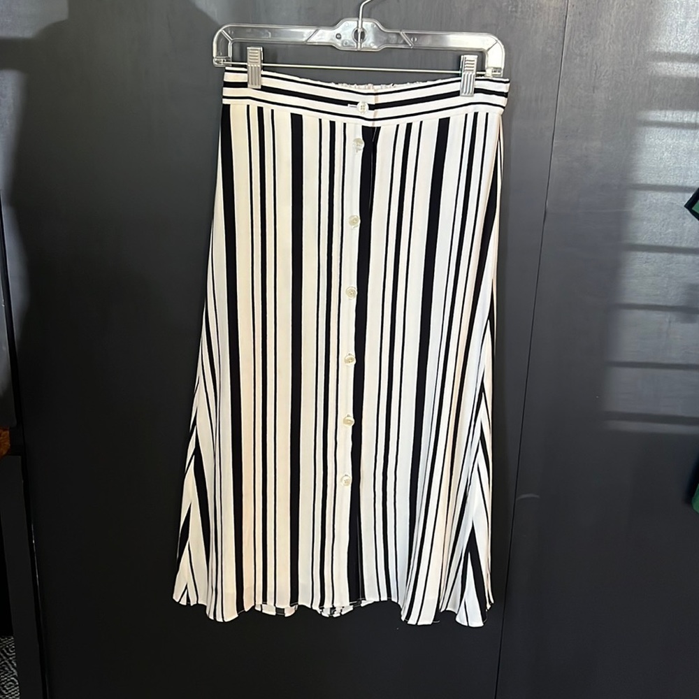 LOFT midi skirt. Light weight. Only worn once.